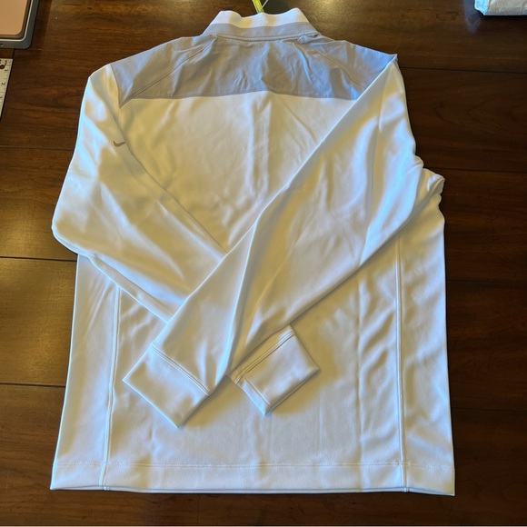 Nike men’s 1/4 zip pullover. Tour performance DriFit. Size medium - Picture 4 of 5